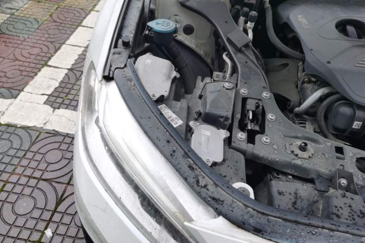 Used BMW 1 Series 2017 118i Sport Edition Engine Bay Right