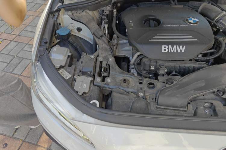Used BMW 1 Series 2017 118i Sport Edition Engine Bay Right