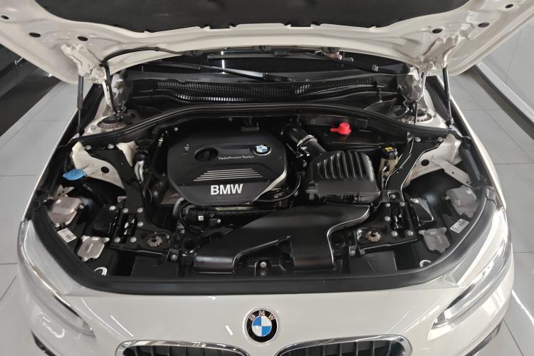 Used BMW 1 Series 2017 118i Design Package Model Engine Bay