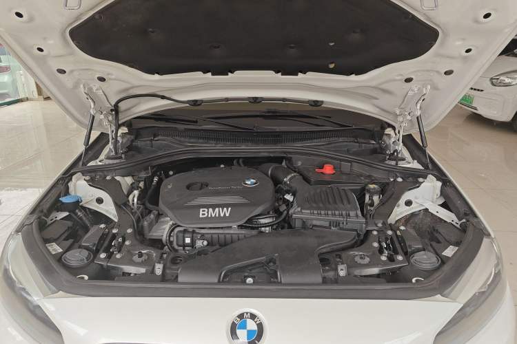 Used BMW 1 Series 2017 118i Fashion Model Engine Bay