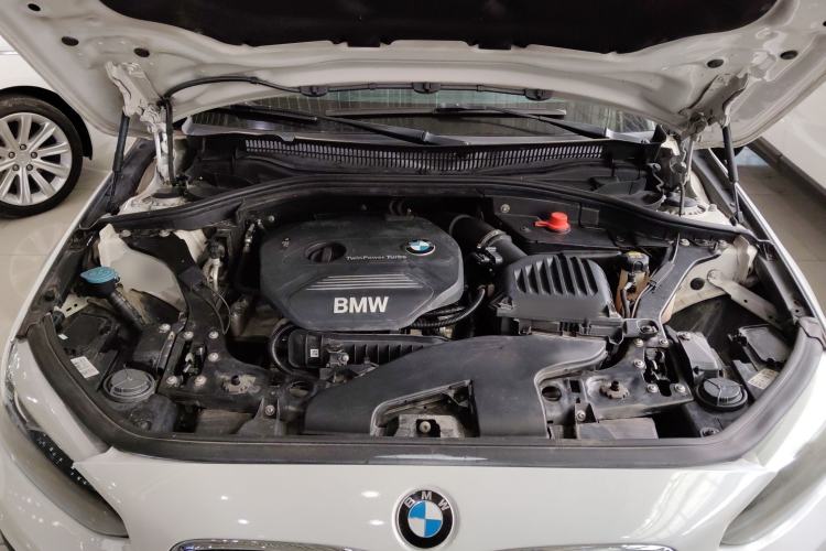 Used BMW 1 Series 2017 118i Fashion Model Engine Bay