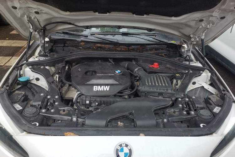 Used BMW 1 Series 2017 118i Fashion Model Engine Bay