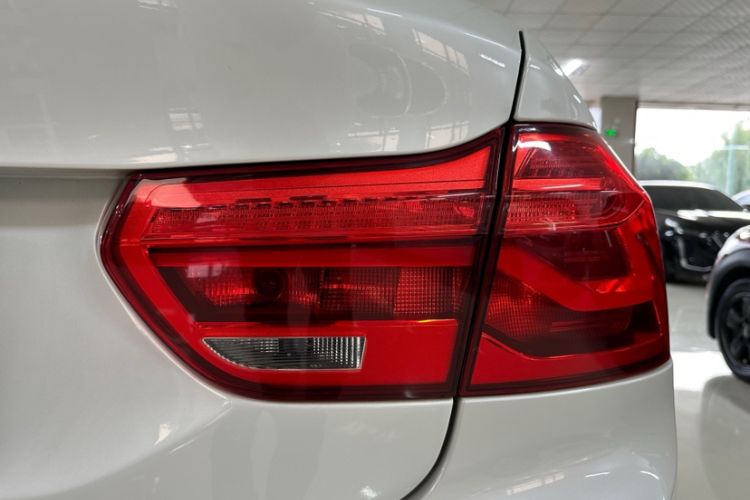 Used BMW 1 Series 2017 118i Sport Edition Exterior 12