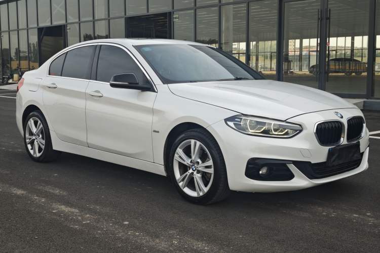 Used BMW 1 Series 2017 118i Design Package Model Exterior 2