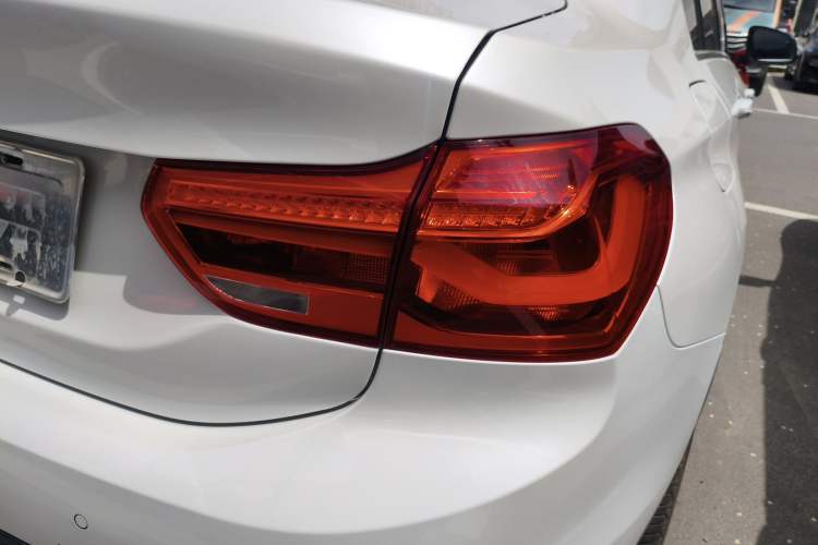 Used BMW 1 Series 2017 118i Sport Edition Exterior 2