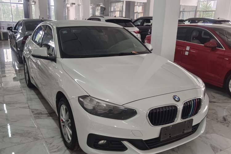 Used BMW 1 Series 2017 118i Fashion Model Exterior 2