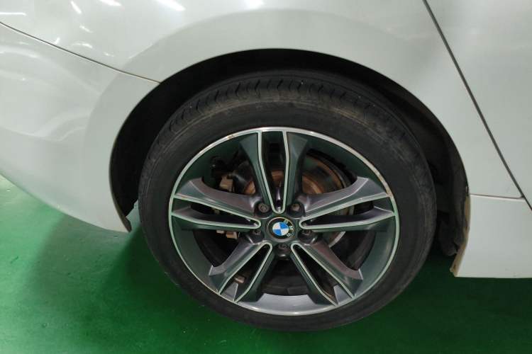 Used BMW 1 Series 2017 118i Sport Edition Exterior 2