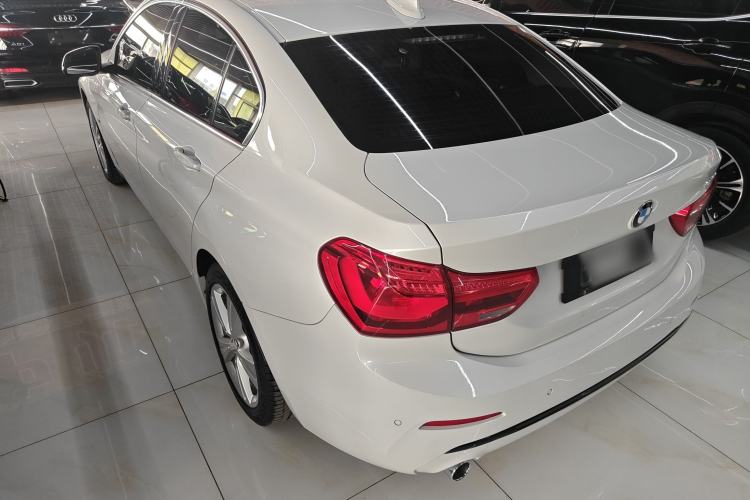 Used BMW 1 Series 2017 118i Design Package Model Exterior 2