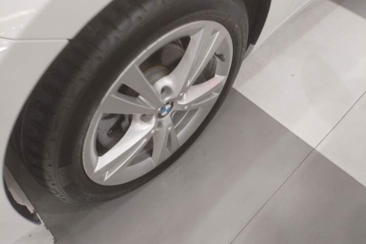 Used BMW 1 Series 2017 118i Design Package Model Exterior 3