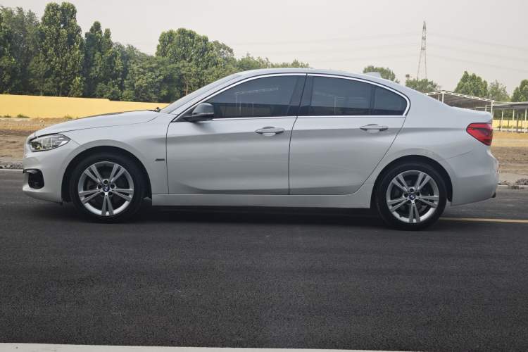 Used BMW 1 Series 2017 118i Design Package Model Exterior 3