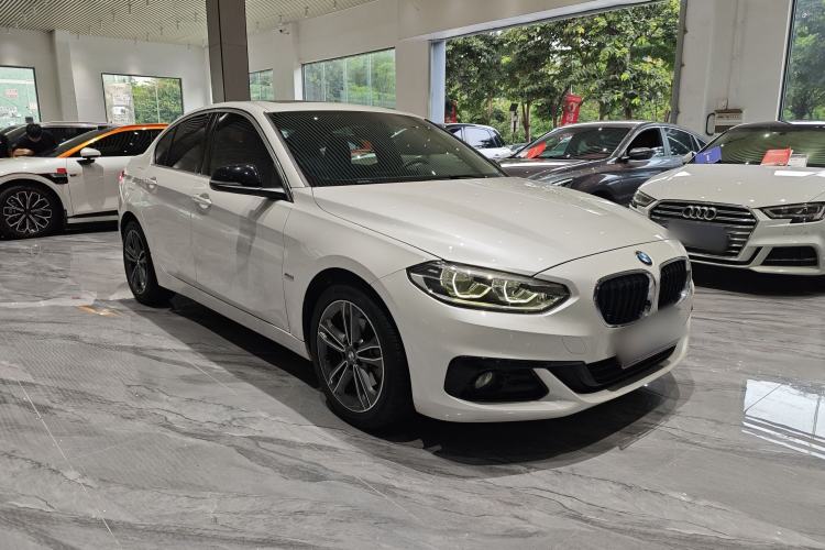 Used BMW 1 Series 2017 118i Sport Edition Exterior 3