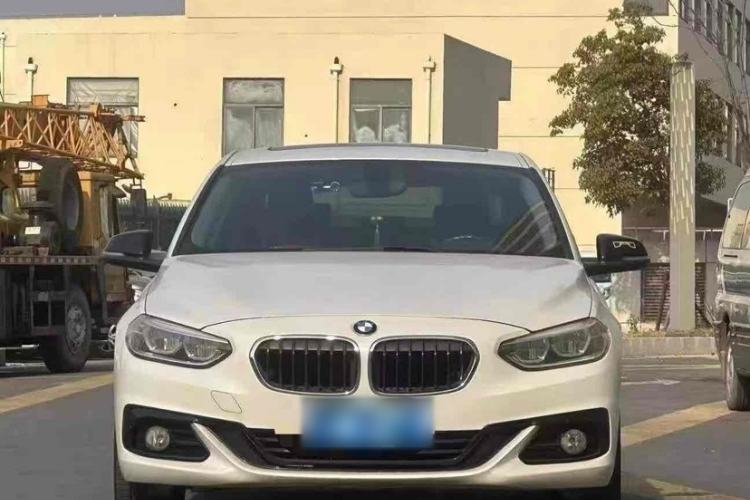 Used BMW 1 Series 2017 118i Sport Edition Exterior 3