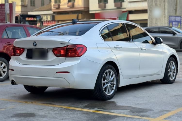Used BMW 1 Series 2017 118i Fashion Model Exterior 3