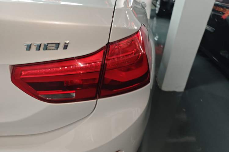 Used BMW 1 Series 2017 118i Sport Edition Exterior 3
