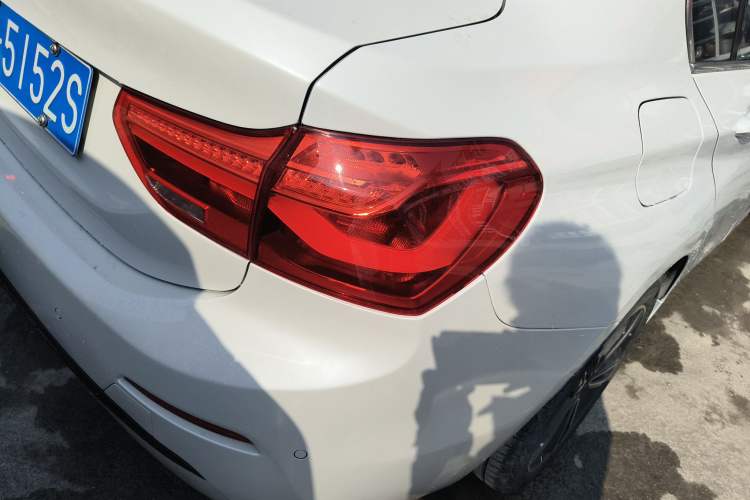 Used BMW 1 Series 2017 118i Sport Edition Exterior 3