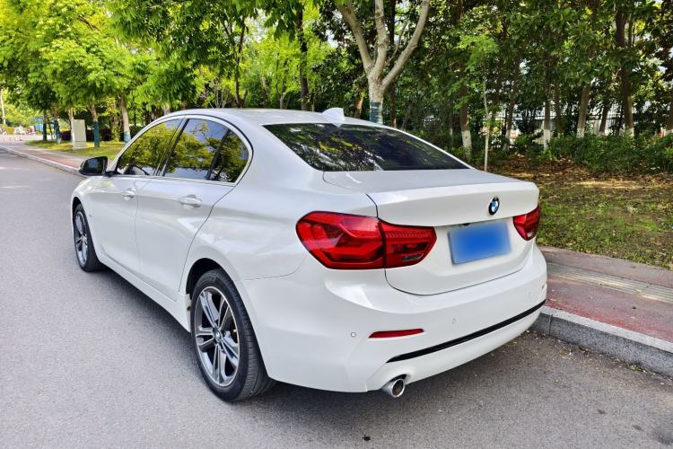 Used BMW 1 Series 2017 118i Sport Edition Exterior 3