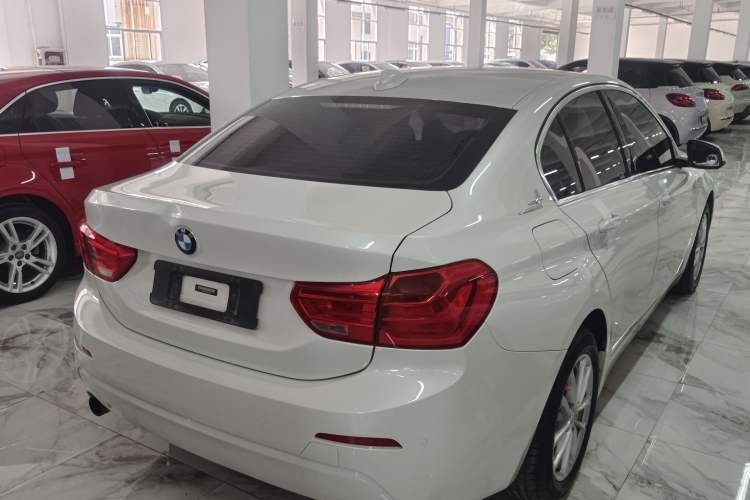 Used BMW 1 Series 2017 118i Fashion Model Exterior 3