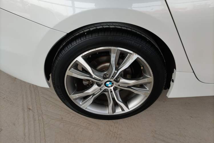 Used BMW 1 Series 2017 118i Design Package Model Exterior 3