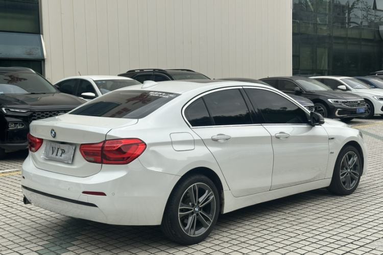 Used BMW 1 Series 2017 118i Sport Edition Exterior 3