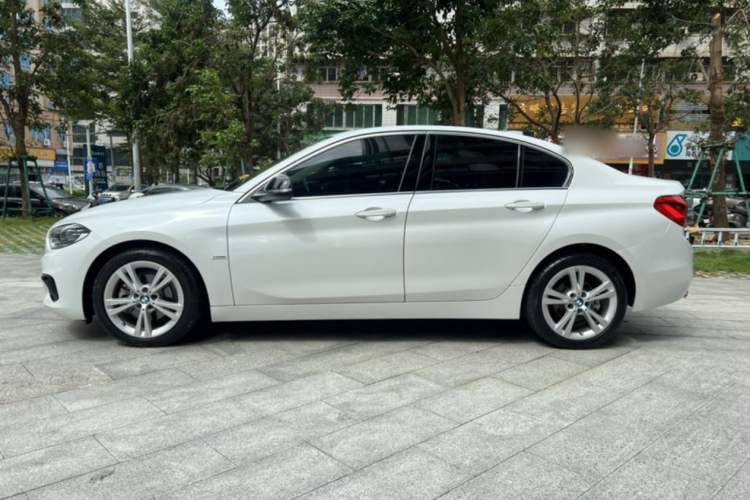 Used BMW 1 Series 2017 118i Design Package Model Exterior 3