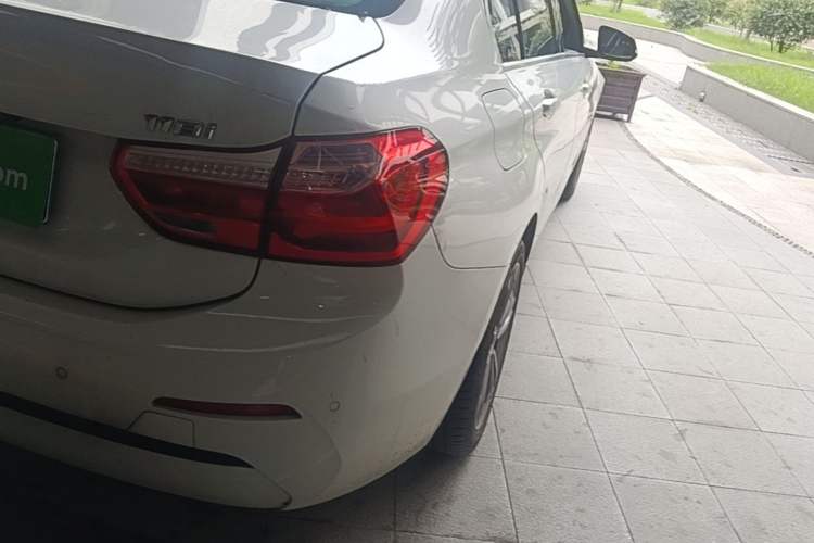 Used BMW 1 Series 2017 118i Sport Edition Exterior 3