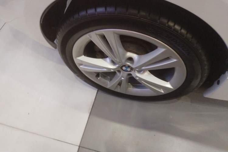 Used BMW 1 Series 2017 118i Design Package Model Exterior 4