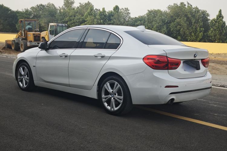 Used BMW 1 Series 2017 118i Design Package Model Exterior 4