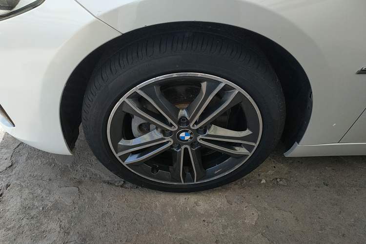 Used BMW 1 Series 2017 118i Sport Edition Exterior 4