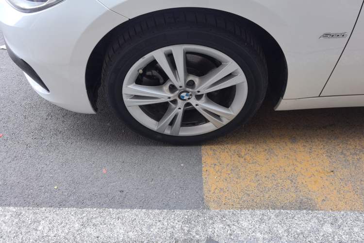 Used BMW 1 Series 2017 118i Design Package Model Exterior 4