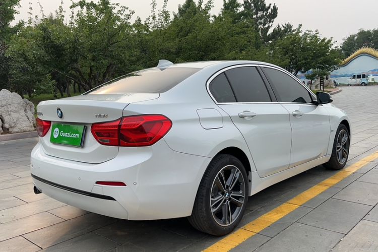 Used BMW 1 Series 2017 118i Sport Edition Exterior 4