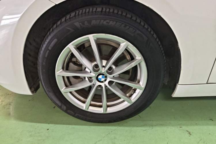 Used BMW 1 Series 2017 118i Fashion Model Exterior 4