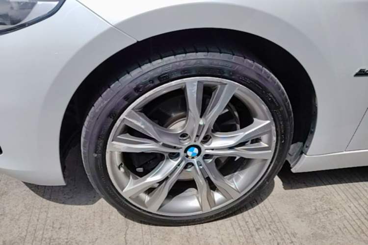 Used BMW 1 Series 2017 120i Design Package Model Exterior 4