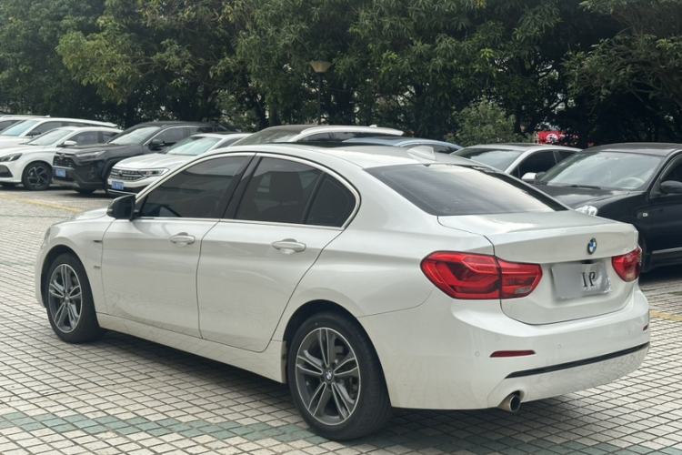 Used BMW 1 Series 2017 118i Sport Edition Exterior 4