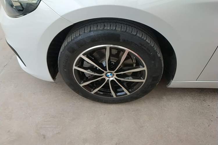 Used BMW 1 Series 2017 118i Fashion Model Exterior 4