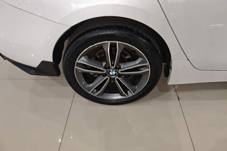 Used BMW 1 Series 2017 118i Sport Edition Exterior 5