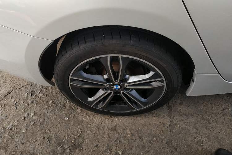 Used BMW 1 Series 2017 118i Sport Edition Exterior 5