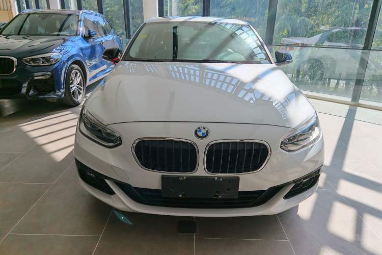 Used BMW 1 Series 2017 118i Sport Edition Exterior 5