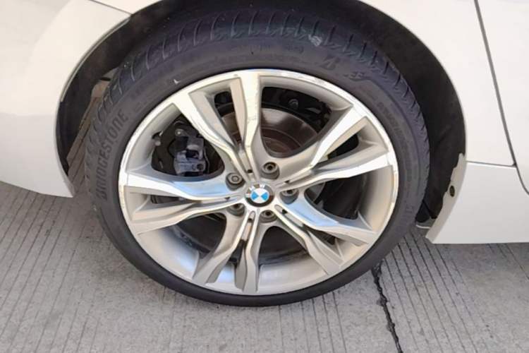 Used BMW 1 Series 2017 120i Design Package Model Exterior 5
