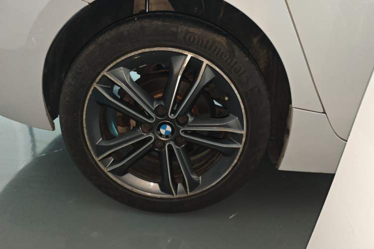 Used BMW 1 Series 2017 118i Sport Edition Exterior 5