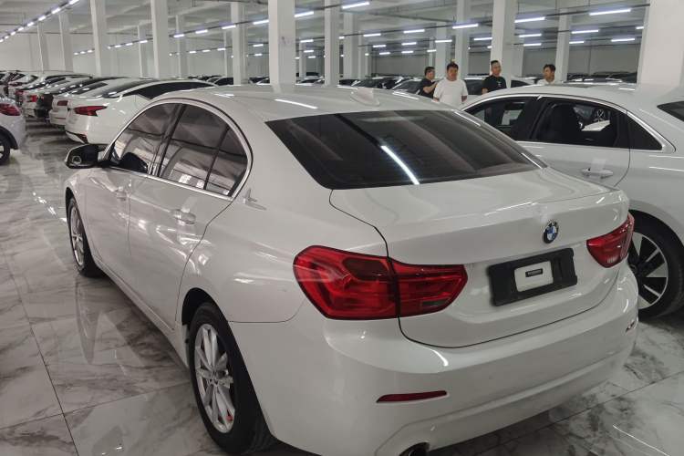 Used BMW 1 Series 2017 118i Fashion Model Exterior 5