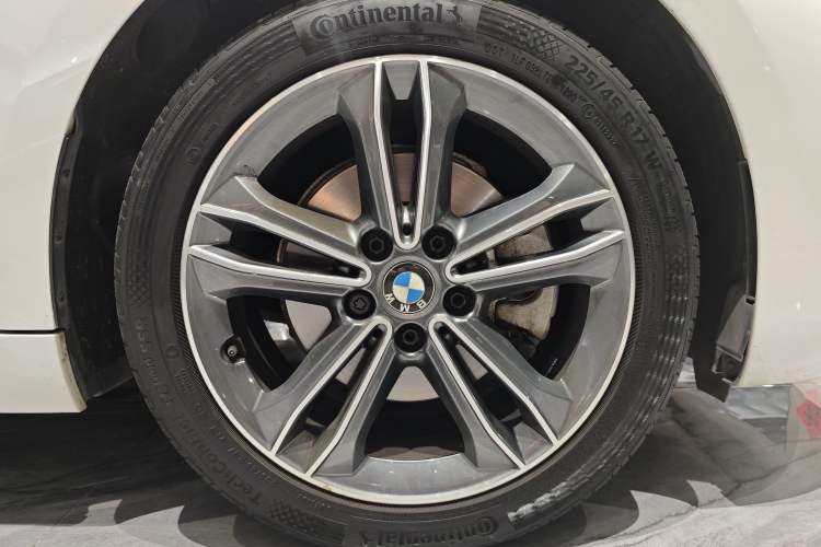 Used BMW 1 Series 2017 118i Sport Edition Exterior 6