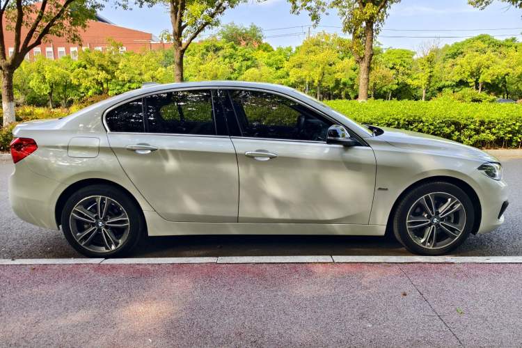 Used BMW 1 Series 2017 118i Sport Edition Exterior 6
