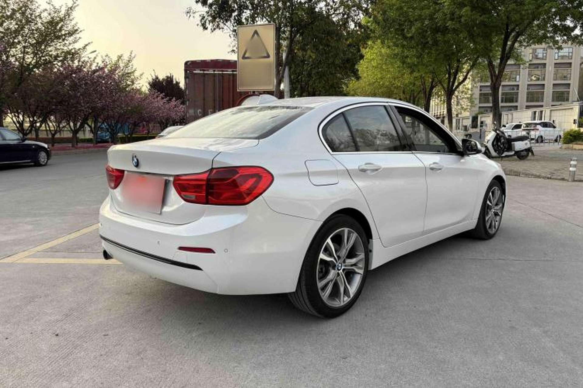 Used BMW 1 Series 2017 118i Design Package Model Exterior 8