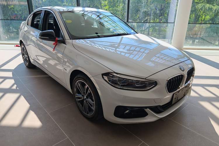 Used BMW 1 Series 2017 118i Sport Edition Exterior 9