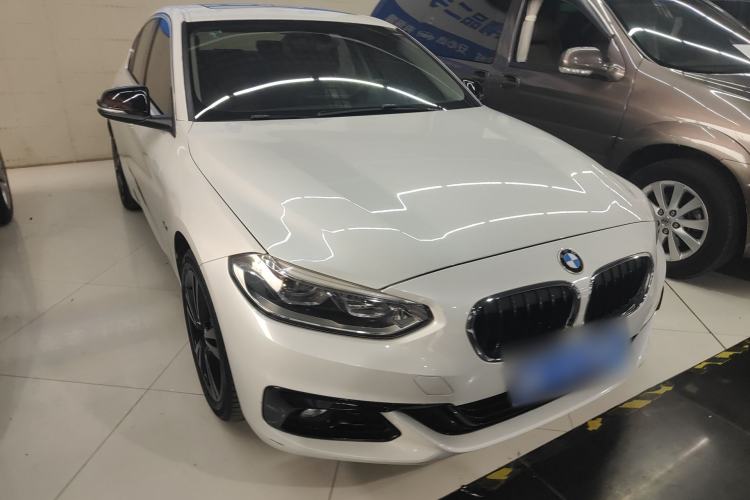 Used BMW 1 Series 2017 118i Design Package Model Front Right 45 Deg