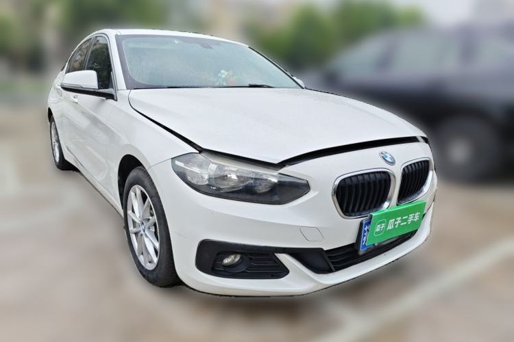 Used BMW 1 Series 2017 118i Fashion Model Front Right 45 Deg