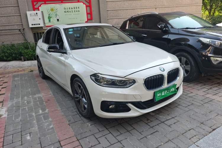 Used BMW 1 Series 2017 118i Sport Edition Front Right 45 Deg