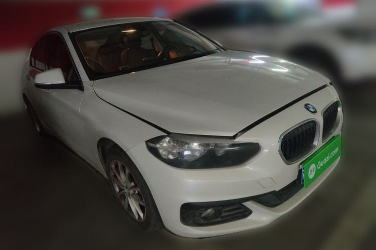 Used BMW 1 Series 2017 118i Fashion Model Front Right 45 Deg