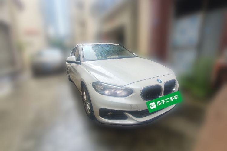 Used BMW 1 Series 2017 118i Fashion Model Front Right 45 Deg