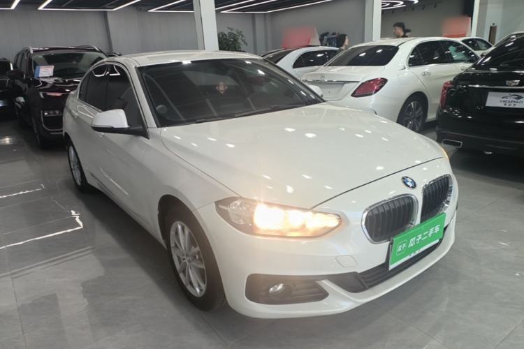 Used BMW 1 Series 2017 118i Fashion Model Front Right 45 Deg